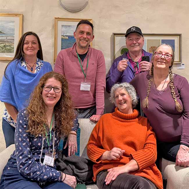 A picture of Linda Nurra, Sam Cremnitz, Stefan, Maia, Amy Murphy Watts and Saskia Marjaram - the winning team of the BFVEA Dr Bach quiz